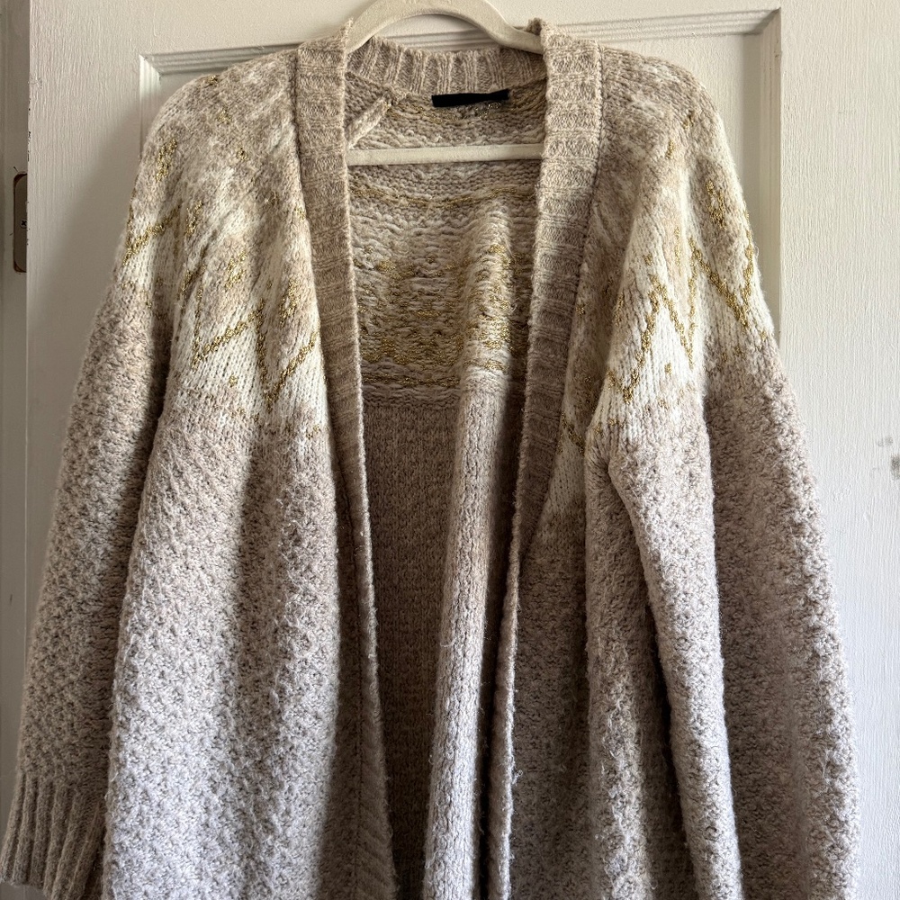Cableknit sweater